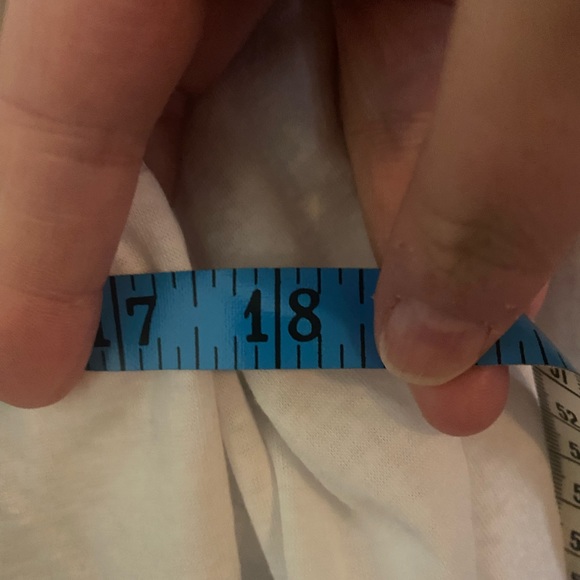 Pink Lily Knit White Peasant Top, size Small - Picture 9 of 10